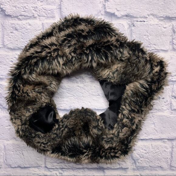 Faux Fur Infinity Scarf - Picture 1 of 3